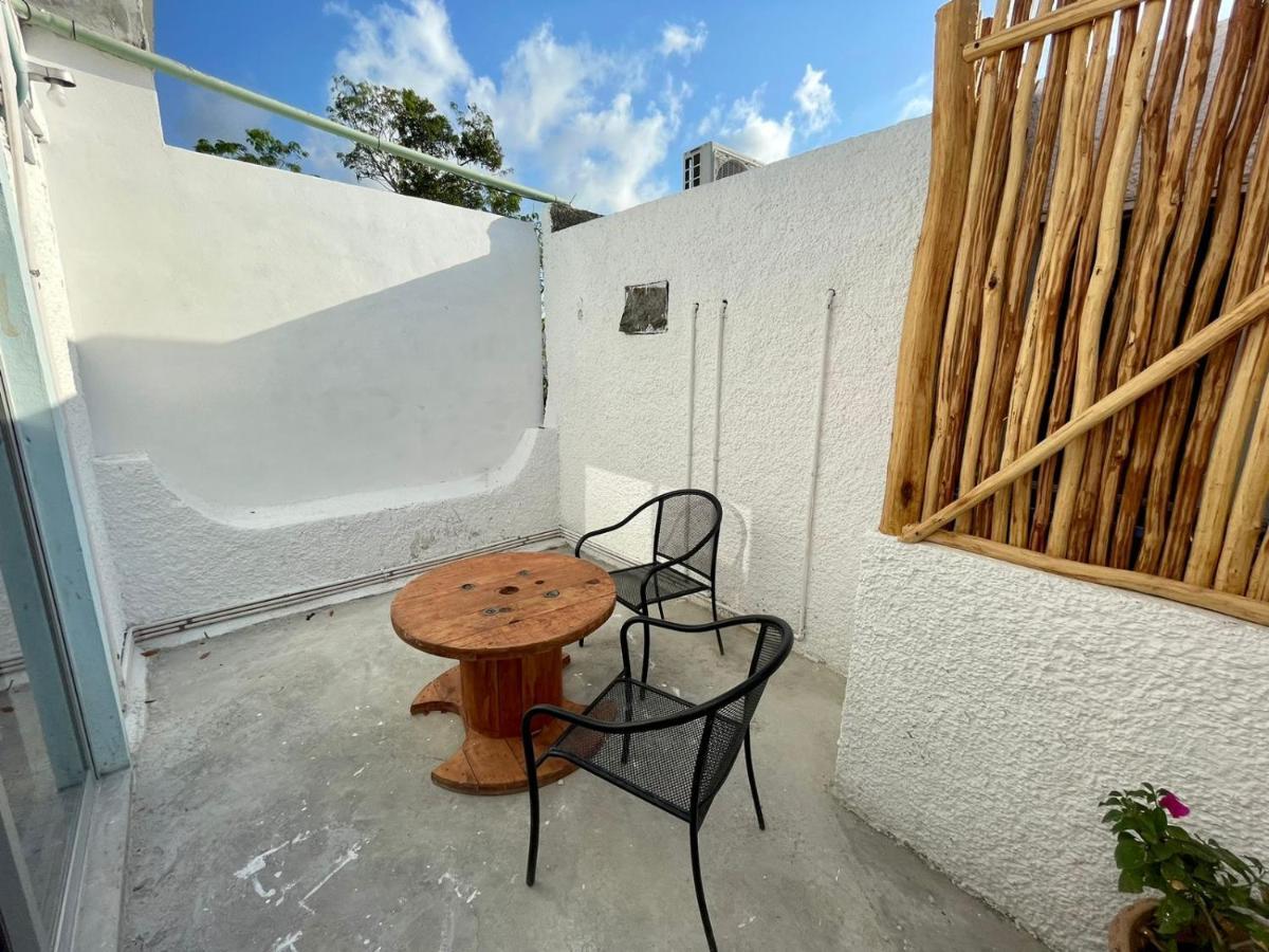Mio Tulum Hotel Boutique Экстерьер фото A small balcony